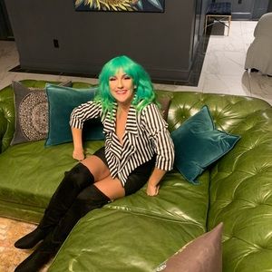 Green wig